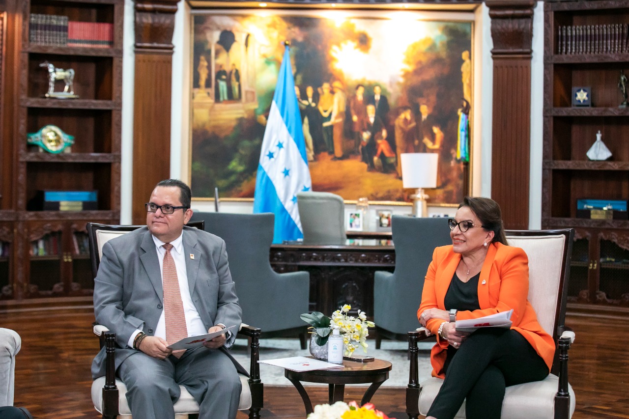 La Presidente De La Rep Blica Iris Xiomara Castro Sarmiento Recibi